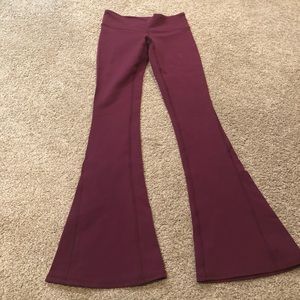 Alo arroyo flare leg yoga pants